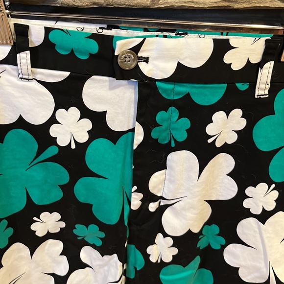 Royal & Awesome Golf Shamrock Stretch Cotton Flat Front Shorts - Picture 4 of 9